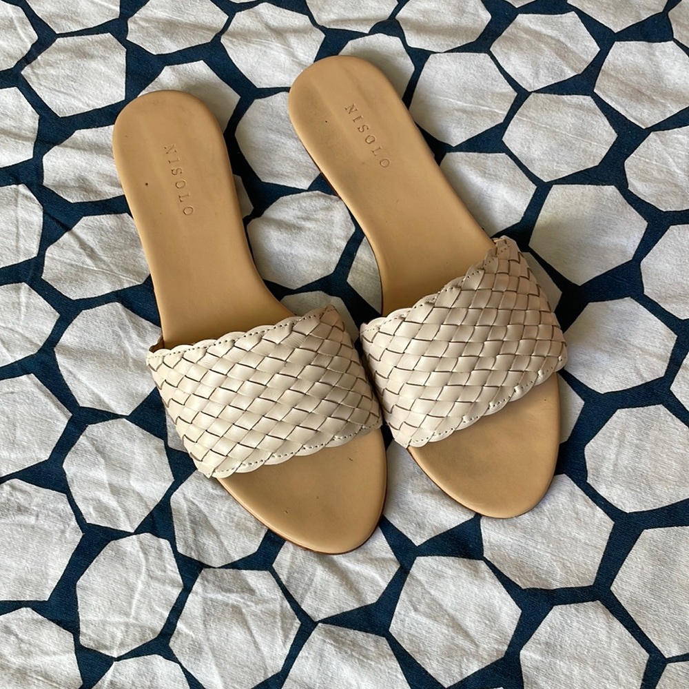 Nisolo woven slides in bone, size 9